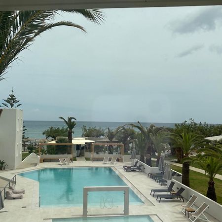 Ninemia Beach Hotel & Suites Agia Marina Exterior foto